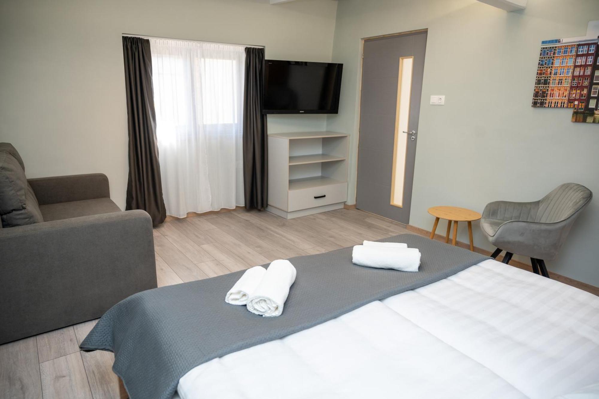 Tuenderkert Apartman ยูลา ภายนอก รูปภาพ