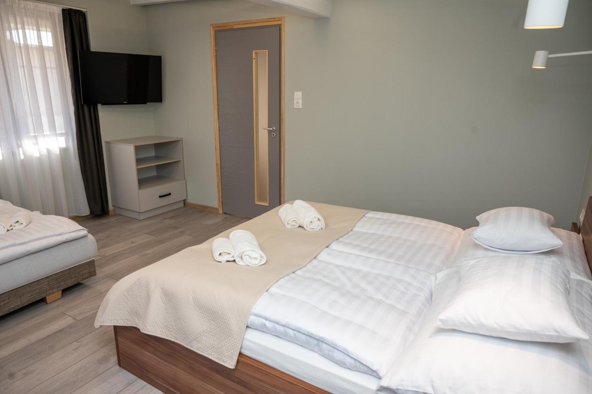 Tuenderkert Apartman ยูลา ภายนอก รูปภาพ