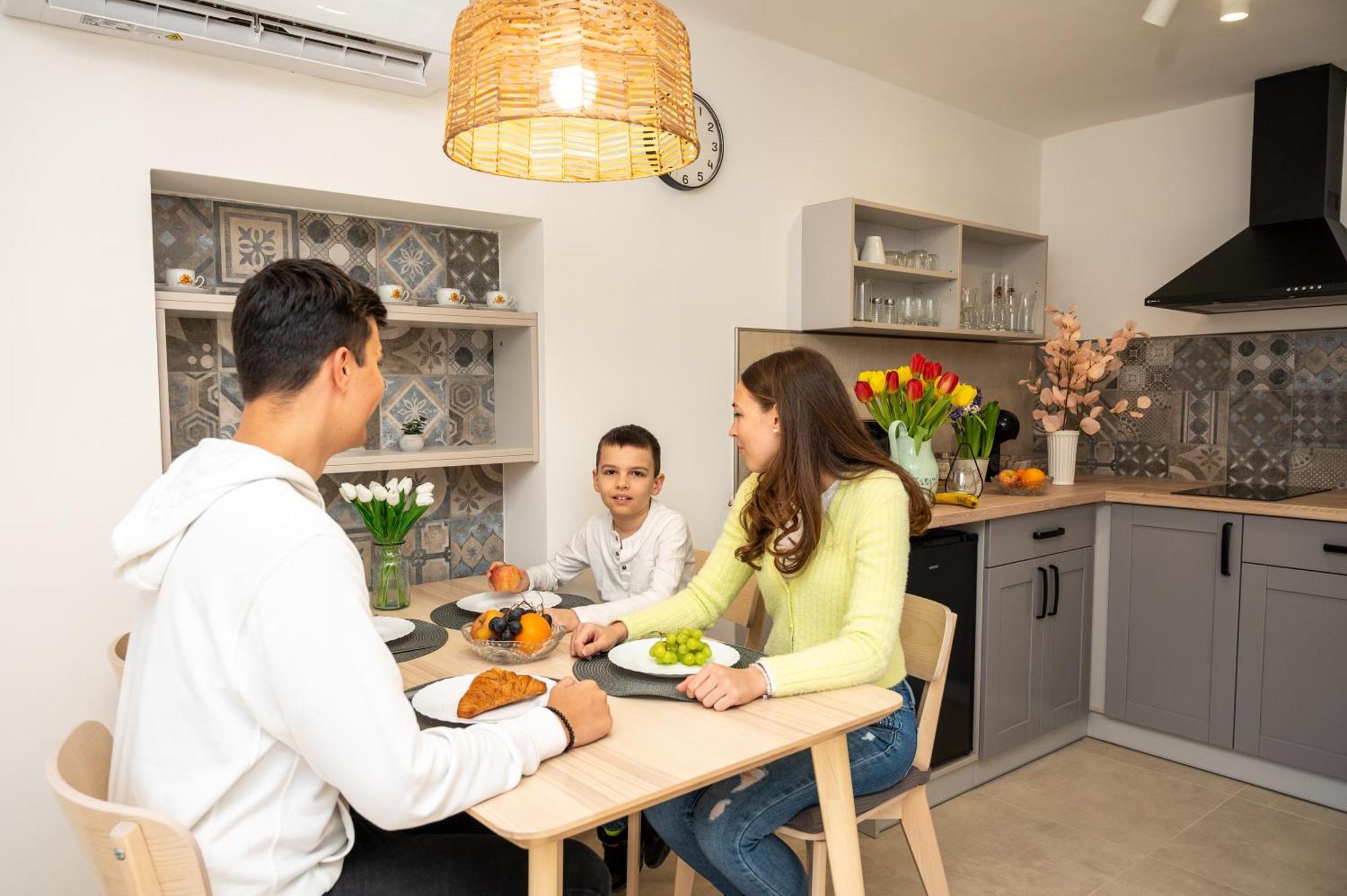 Tuenderkert Apartman ยูลา ภายนอก รูปภาพ